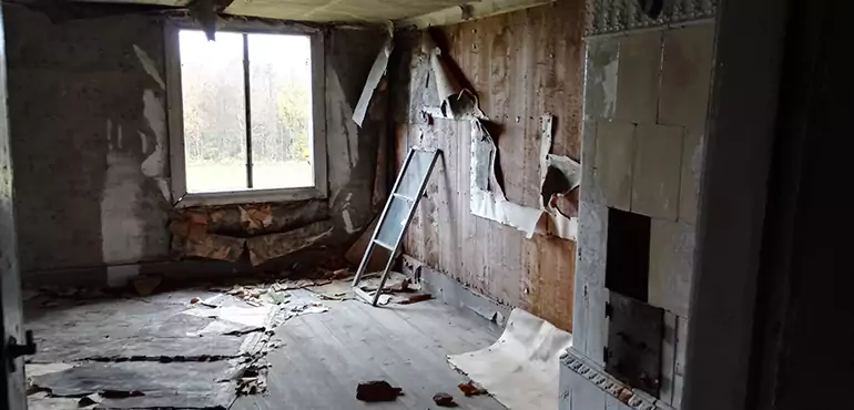 Why Selling a Distressed House Through Traditional Methods Fails in Mesquite